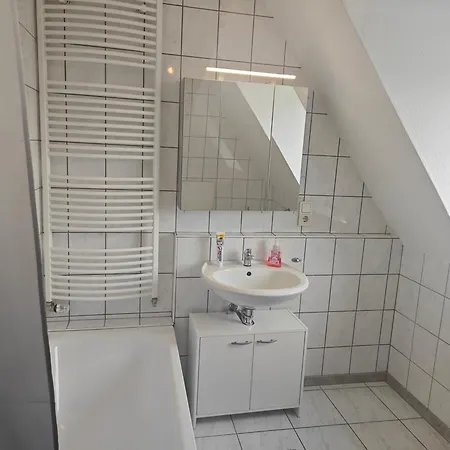 Work And 80 Qm 5 Betten 2 Schlafzimmer,neu *