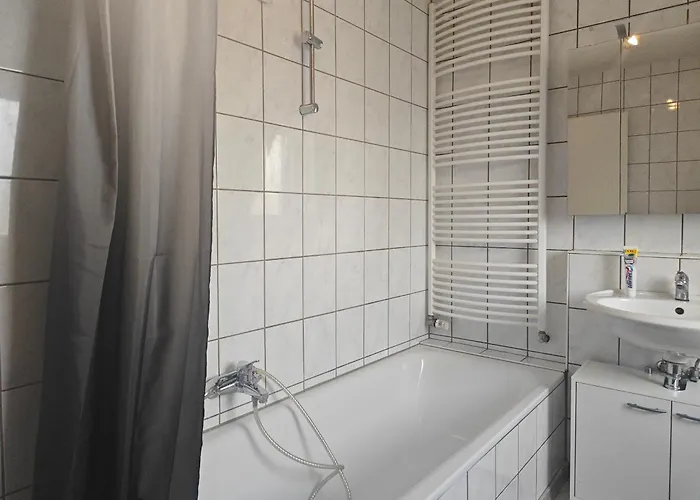 Work And 80 Qm 5 Betten 2 Schlafzimmer,neu Lägenhet *