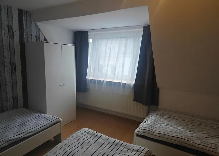 Work And 80 Qm 5 Betten 2 Schlafzimmer,neu Lägenhet Eschweiler